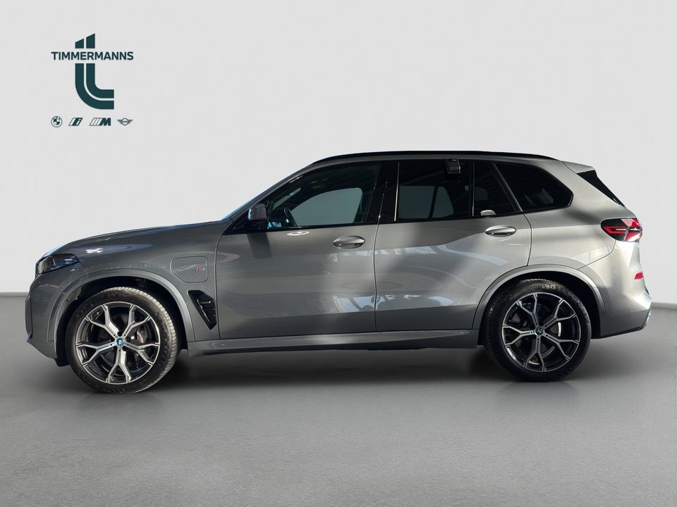 BMW X5 xDrive50e M Sport AdLED DrAssProf H&K Pano imagem 2