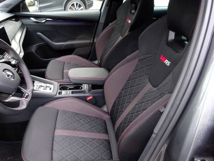 Fahrzeugabbildung SKODA Octavia Combi RS 2,0 TDI DGS Navi AHK