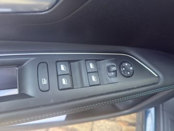 Peugeot 3008 Allure Pack PT 130 Navi+SHZ+RFK+Carplay