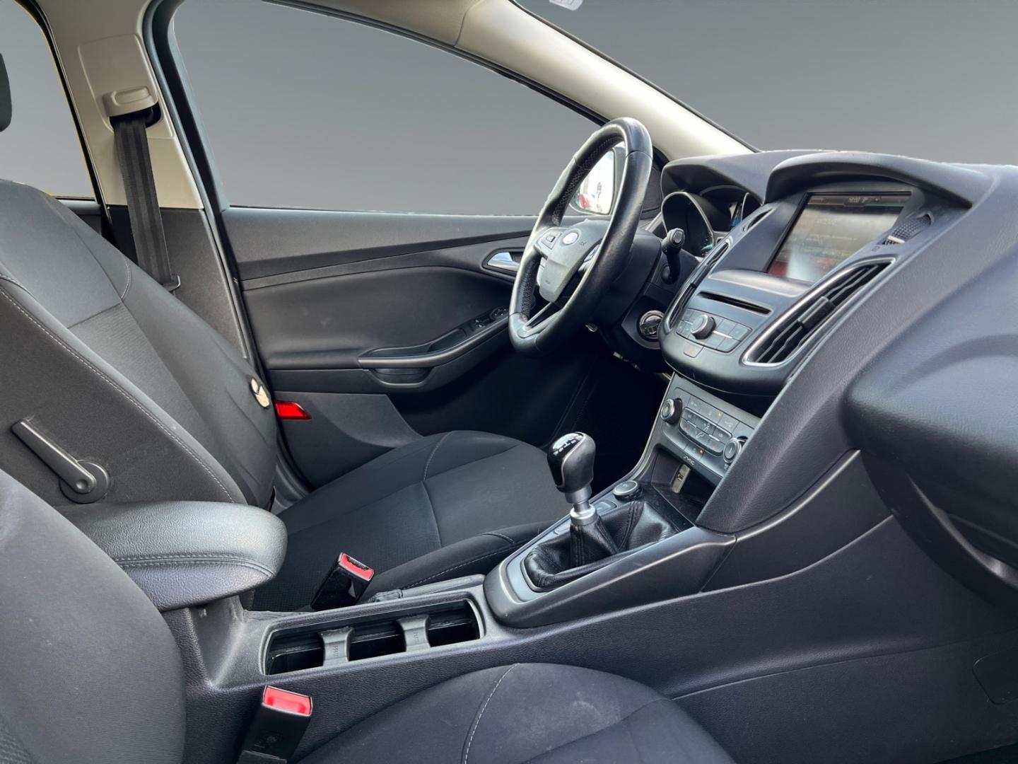 Ford Focus 2015 — photo 6