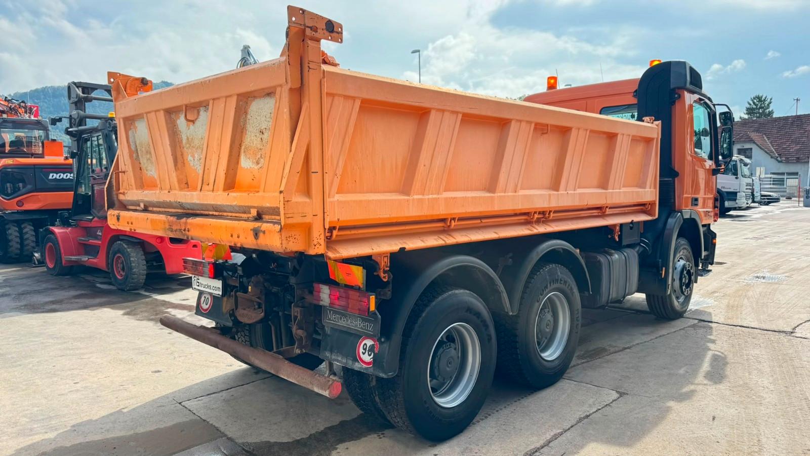Mercedes-Benz ACTROS 2641 K 6x4 3 sided tipper