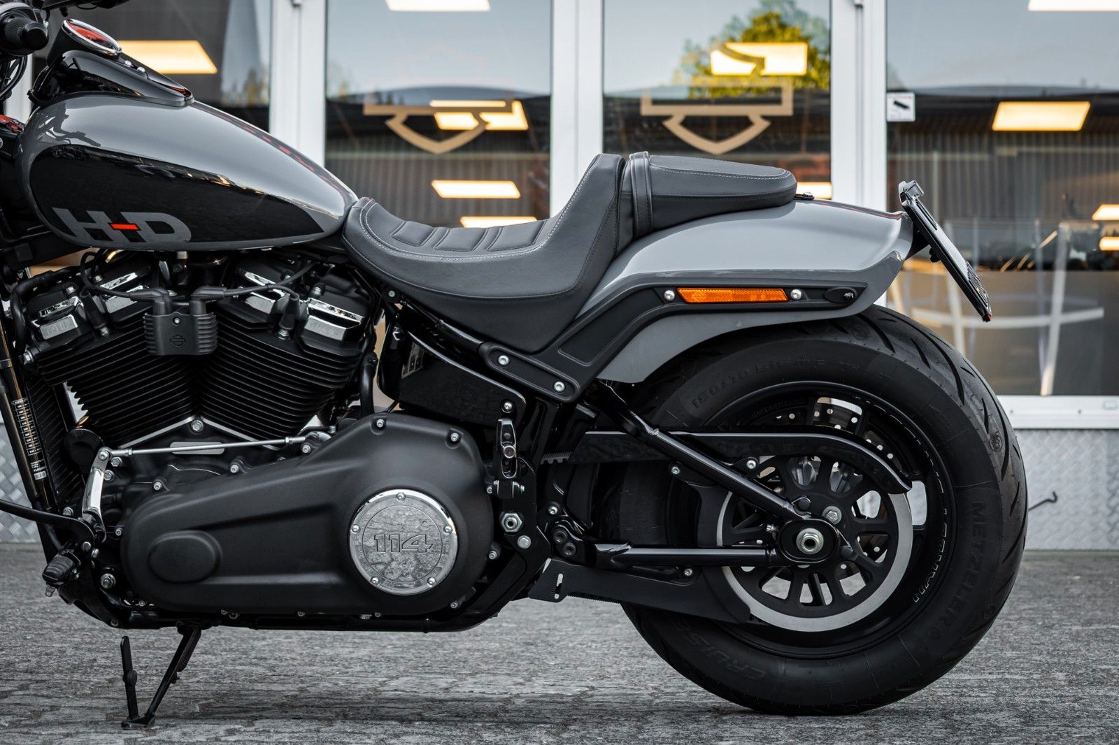 Fahrzeugabbildung Harley-Davidson FXFBS FAT BOB 114 CUI SOFTAIL - JEKILL&HYDE -