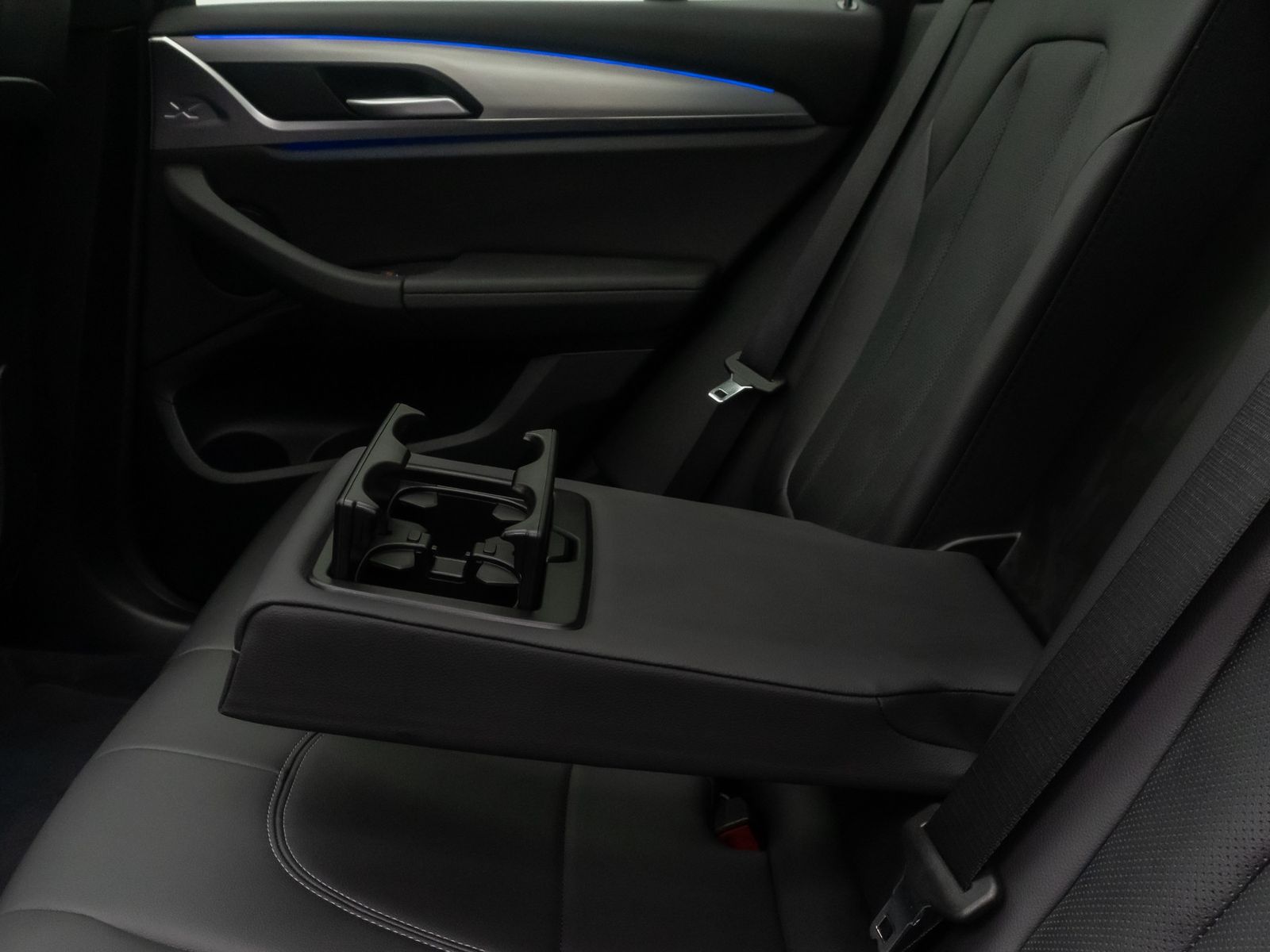 Fahrzeugabbildung BMW X3 xD20d M Sport Kamera DriveAs DAB Panorama 19"