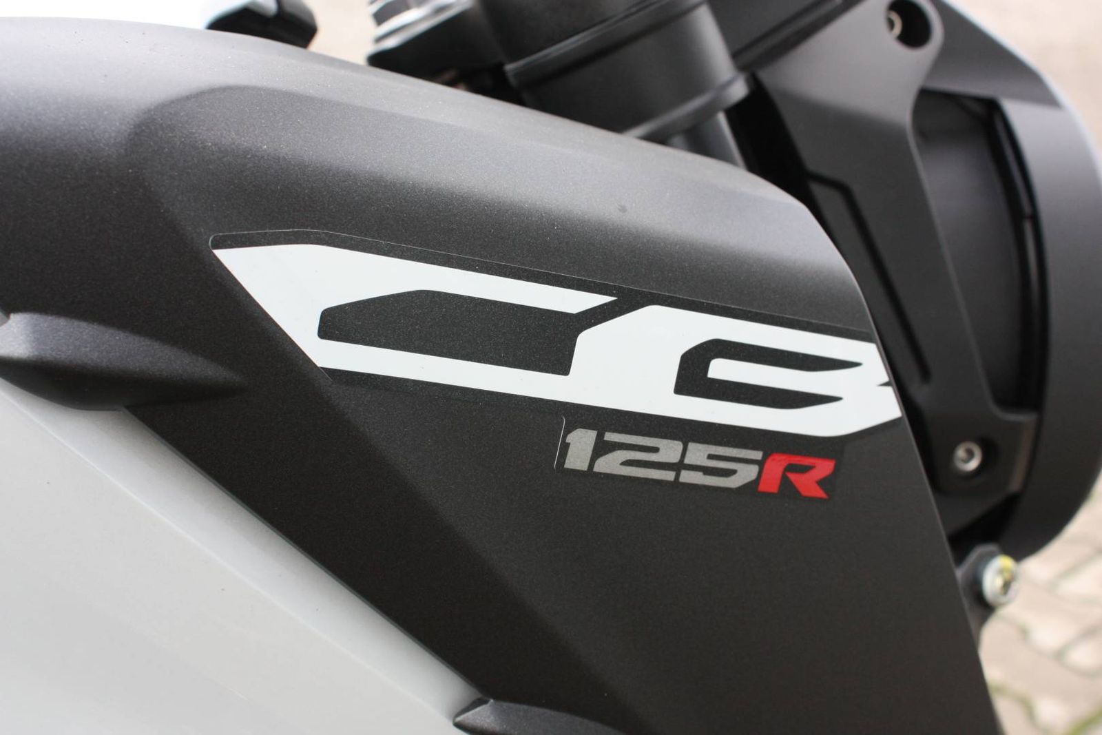 Fahrzeugabbildung Honda CB 125 R