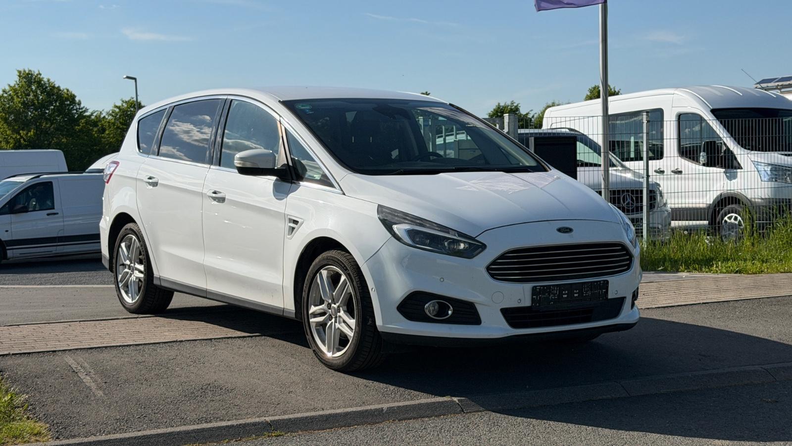 Ford S-Max S-MAX Titanium Guter Zustand