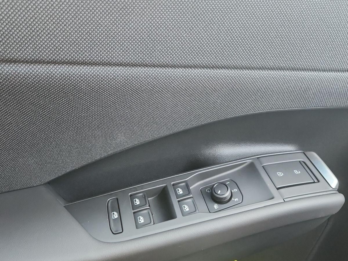 Fahrzeugabbildung Volkswagen T-Roc Life 1.5 eTSI 110 kW