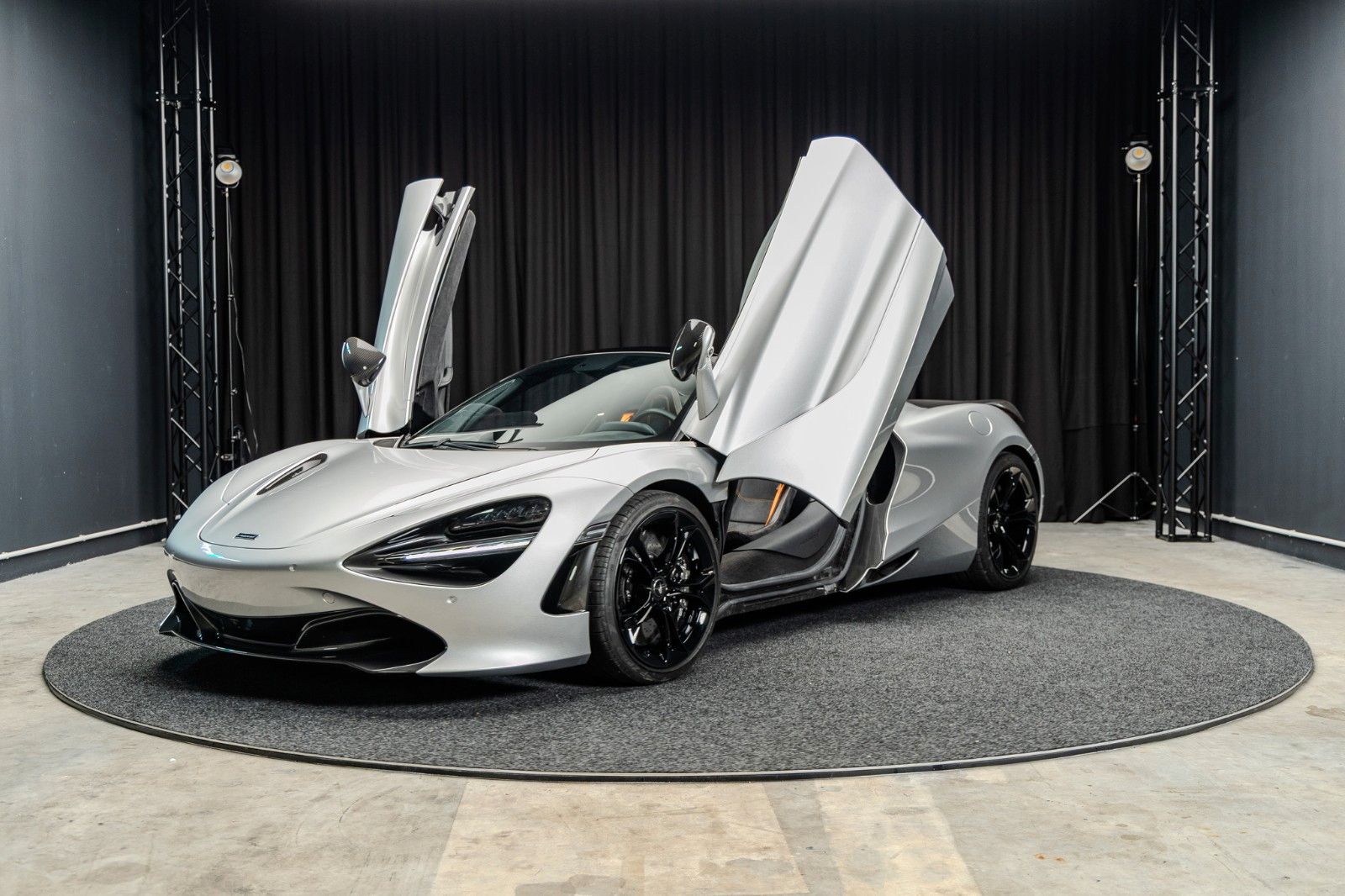 Fahrzeugabbildung McLaren 720S Spider + Scheckheft + Service Neu + Top Zus