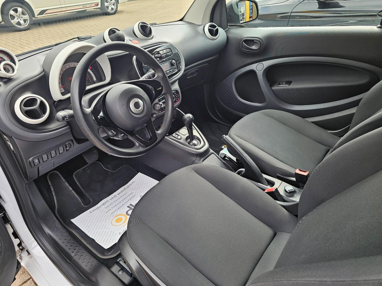 Smart ForTwo coupe EQ *Schnellladevorrichtung*DAB