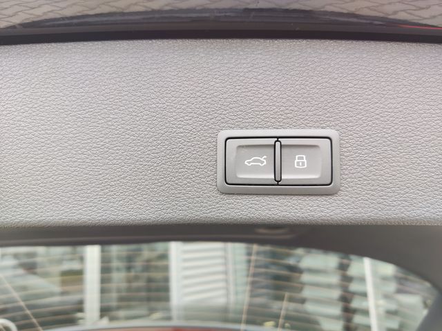 Q2 S line 35 TFSI S tronic AHK/Matrix/NAVI