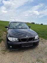 BMW 118i - schwarz 129 PS Sportfahrwerk TÜV gepflegt
