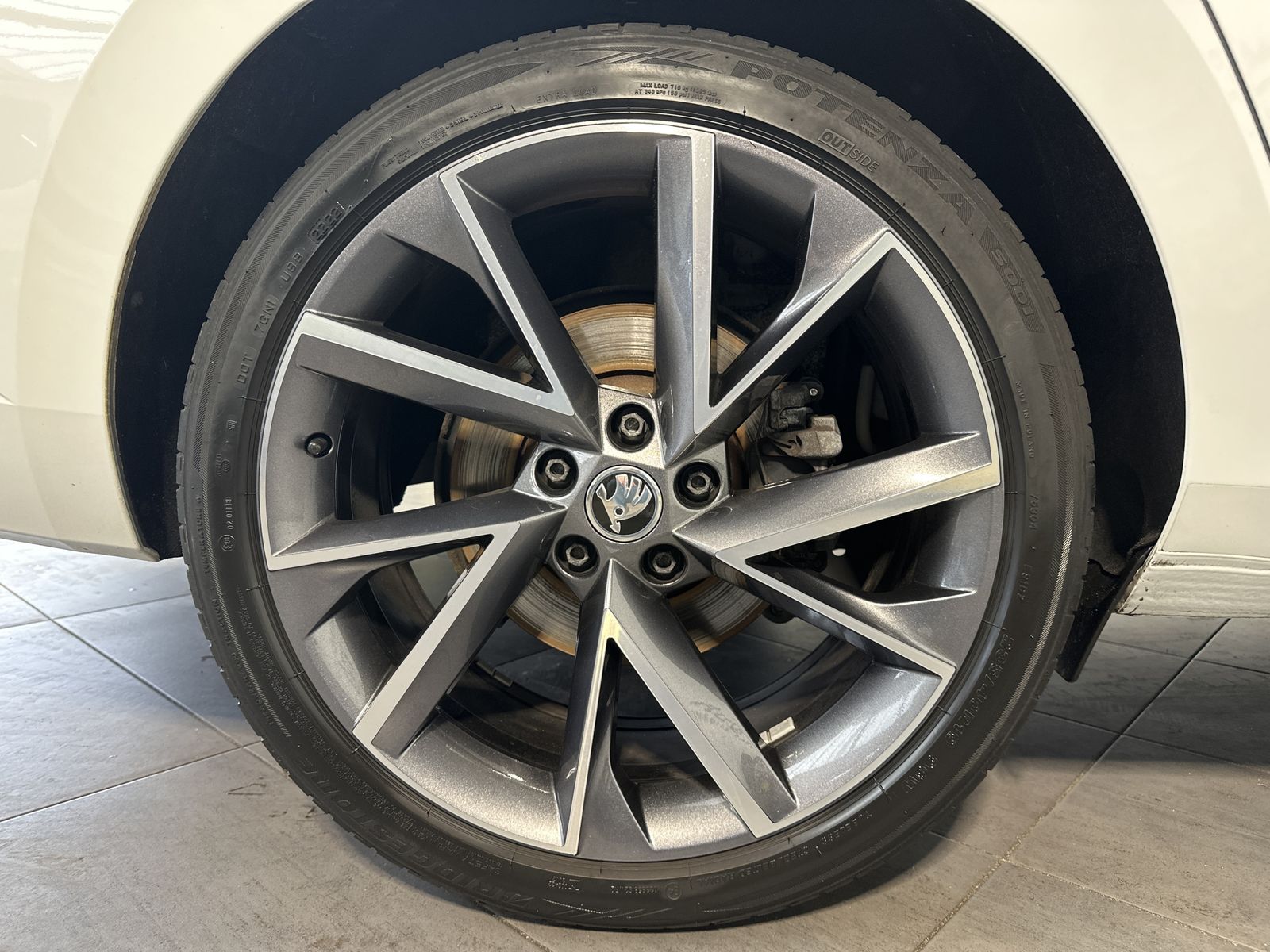 Fahrzeugabbildung SKODA Superb Combi 2.0 TDI DSG Sportline NAV+LED+VCOCK