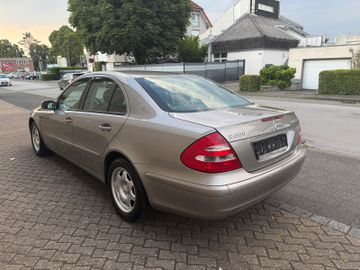 Mercedes E 200 - 7