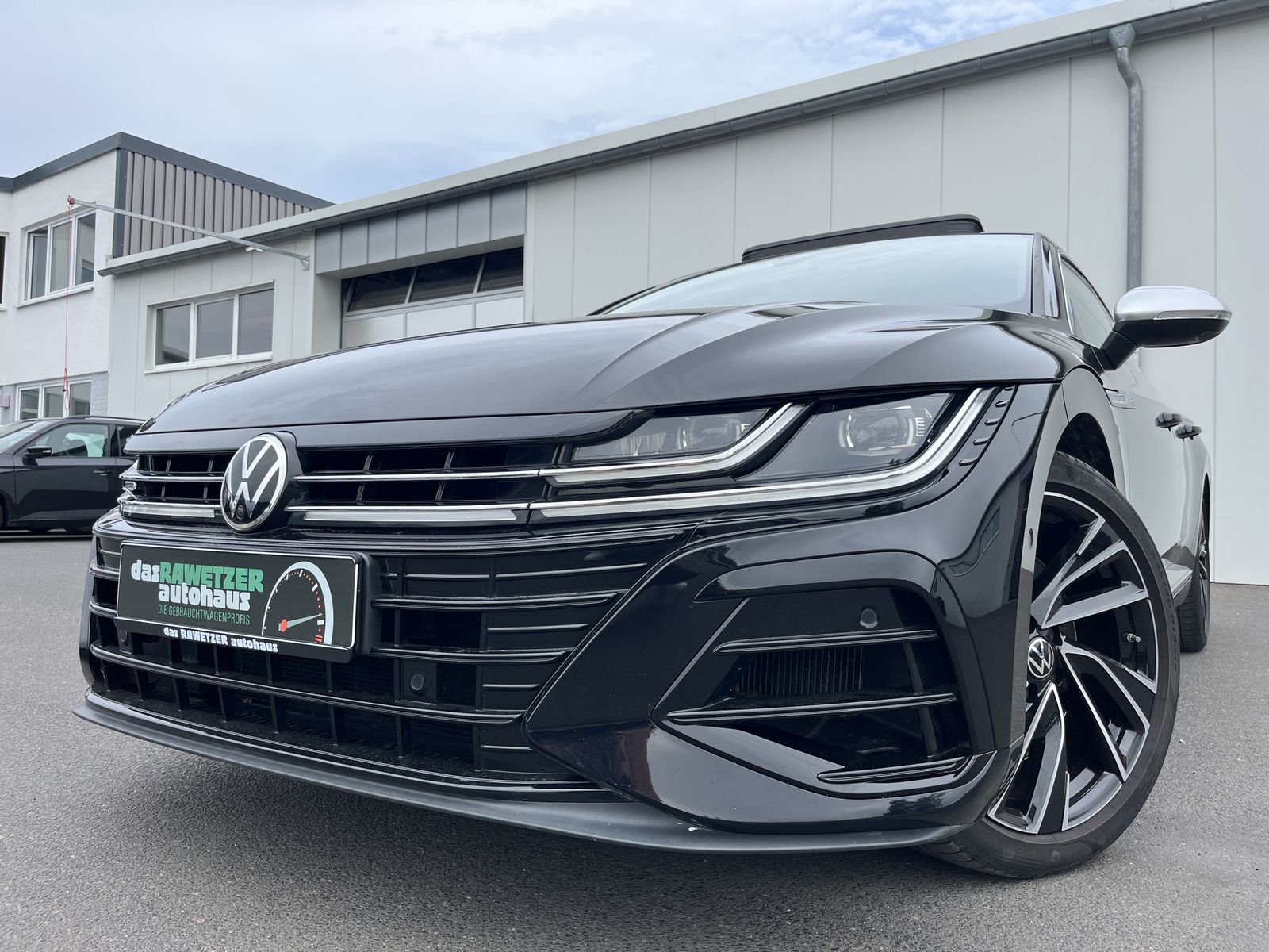 VW Arteon 2.0 TSI 4Mo. DSG Shooting Brake "R" 217€ 