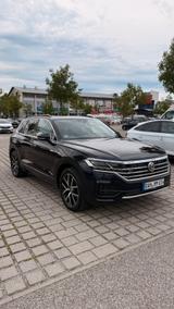 Volkswagen Touareg 3.0 V6 TDI R-LINE 4MOTION Tiptronic - VW Touareg Gebrauchtwagen in München