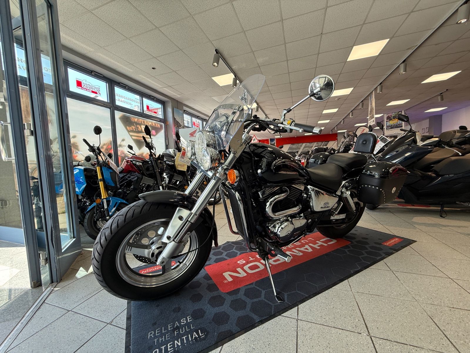 VZ 800/ Marauder 800
