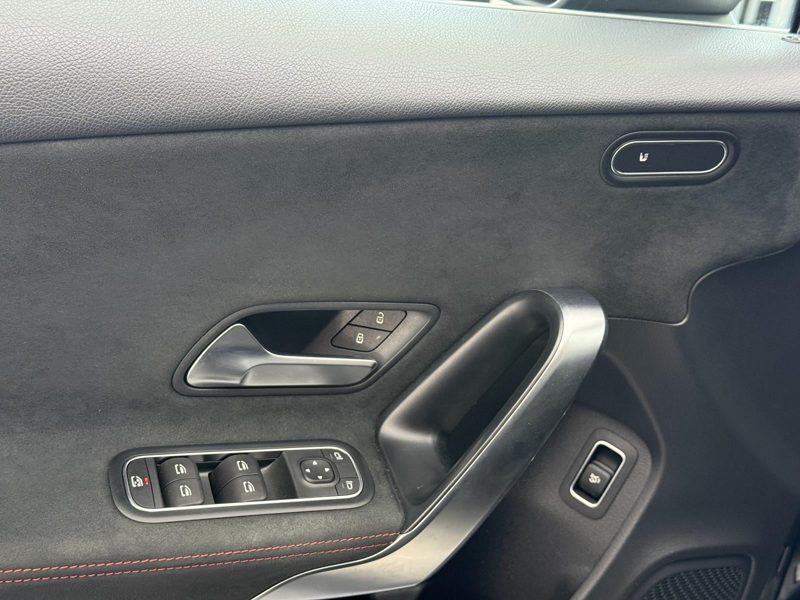 Mercedes-Benz A-Class AMG Line, Leder Alcantara, MB Service Neu!, миниатюра 17
