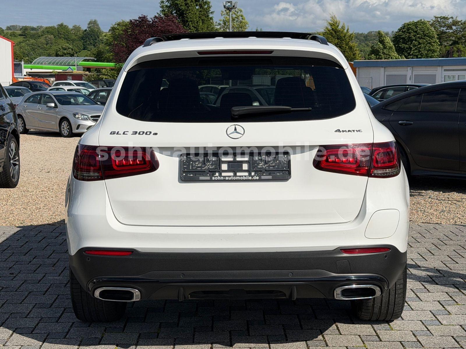 Mercedes-Benz GLC 300 e 4M AMG-Line/Pano/Distro/Night/Wide/AHK