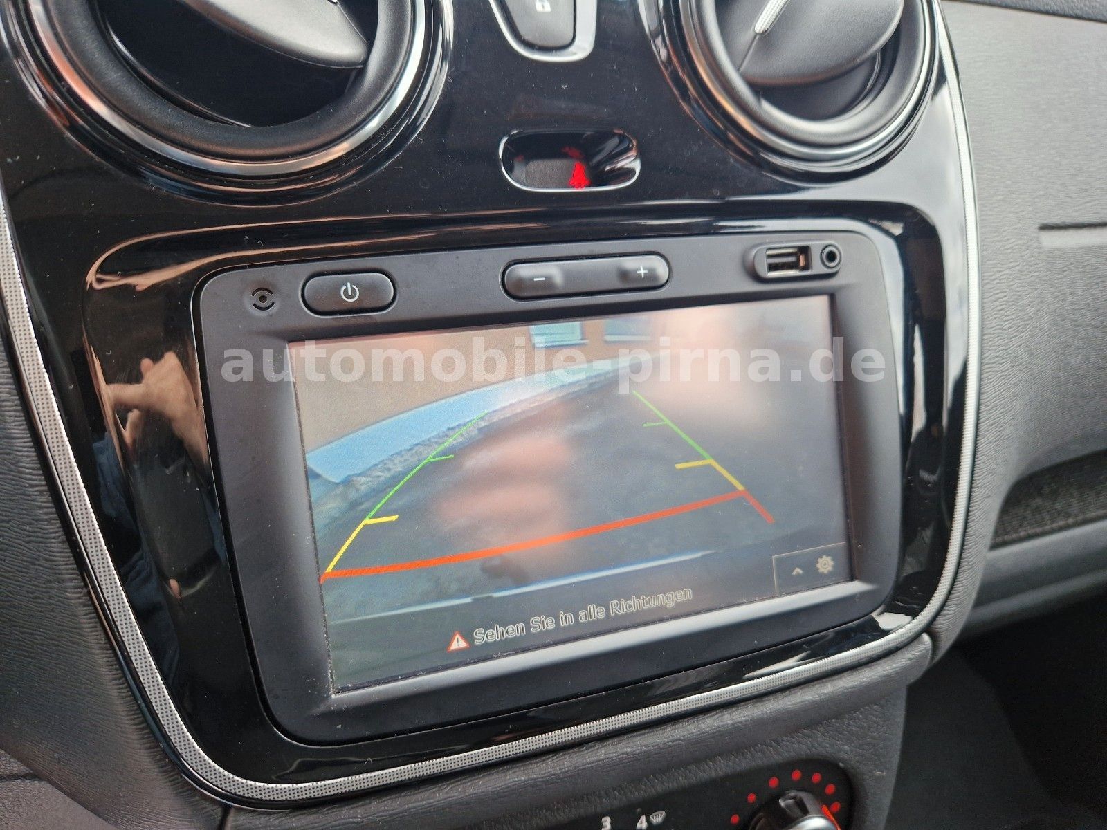 Dokker Stepway Celebration TCe 115 NAVI/SHZ/AHK