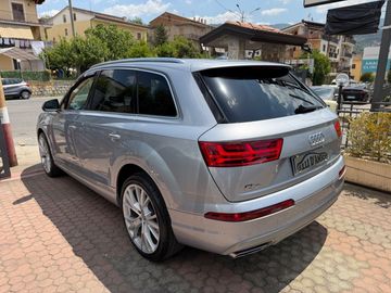 Audi Q7 - 4