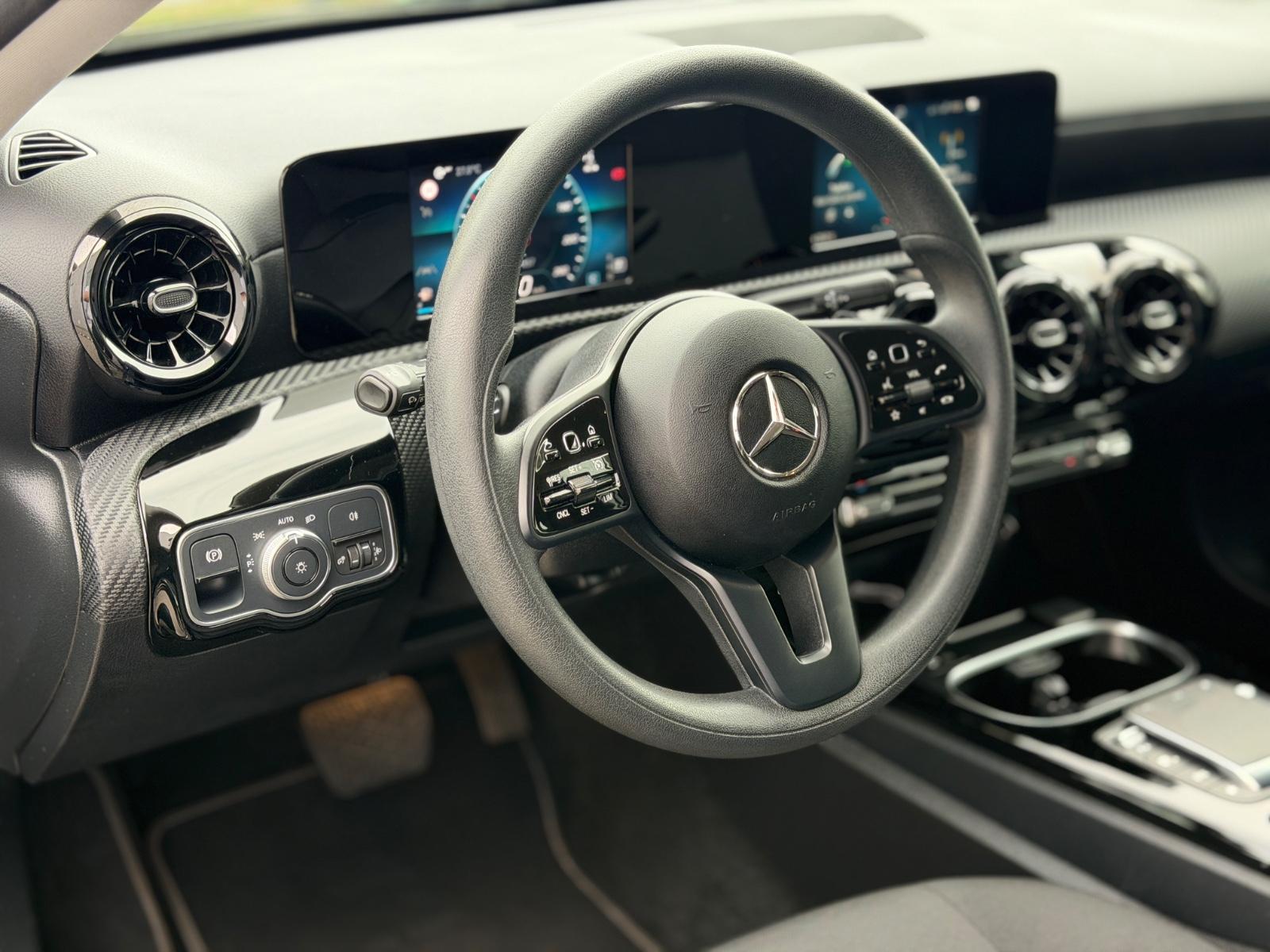 Mercedes-Benz A-Class d 8G-DCT CarPlay Spur DAB MBUX PDC SHZ Alu, миниатюра 3