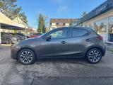 Mazda 2 SKYACTIV-G 90 Mazda 2 Al-Nakama, Einpark Hinte - graue Mazda 2