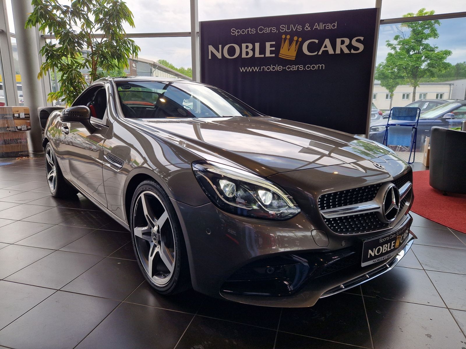 Fahrzeugabbildung Mercedes-Benz SLC 300 AMG MEMORY LED NAVI RFK