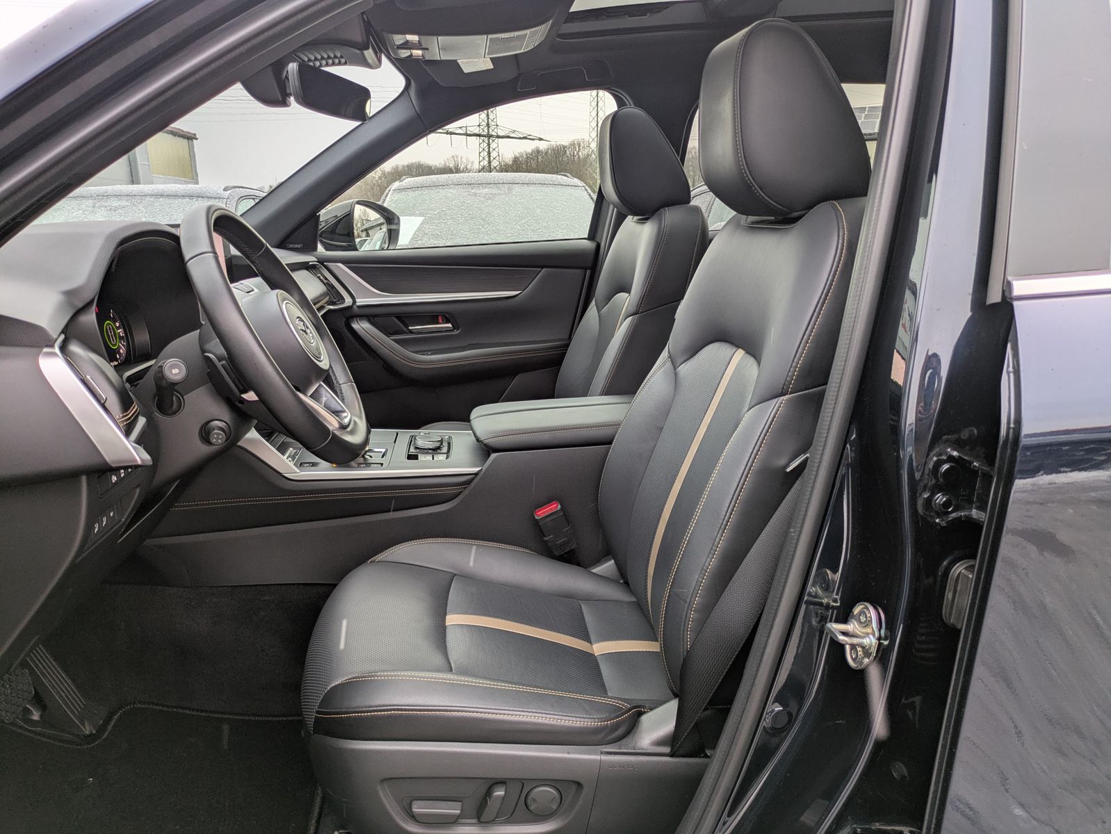 Fahrzeugabbildung Mazda CX-80 2.5L PHEV Homura Plus PANO*HUD*BOSE*7-SIT