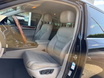 Volkswagen Touareg - 8