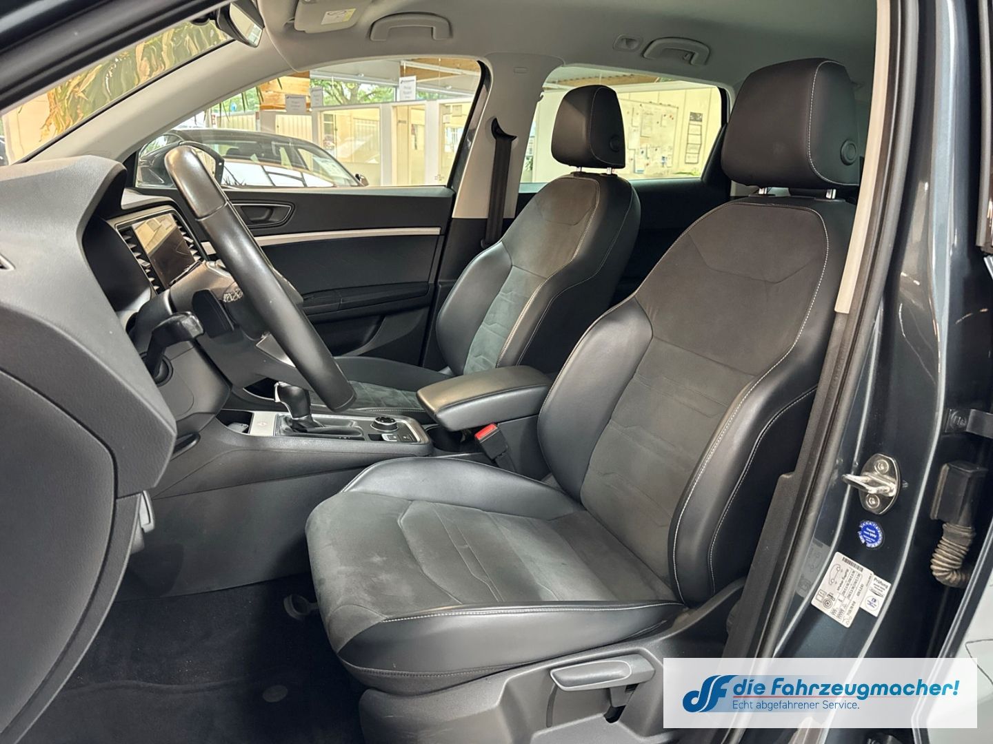 Fahrzeugabbildung SEAT Ateca Xperience 4Drive 2.0 TDI EU6d Navi LED Spe