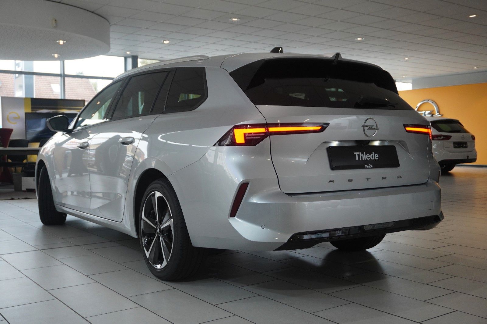 Fahrzeugabbildung Opel Astra ST 1.5D ELEGANCE NAVI/LED/KAMERA/SH/VIRT.