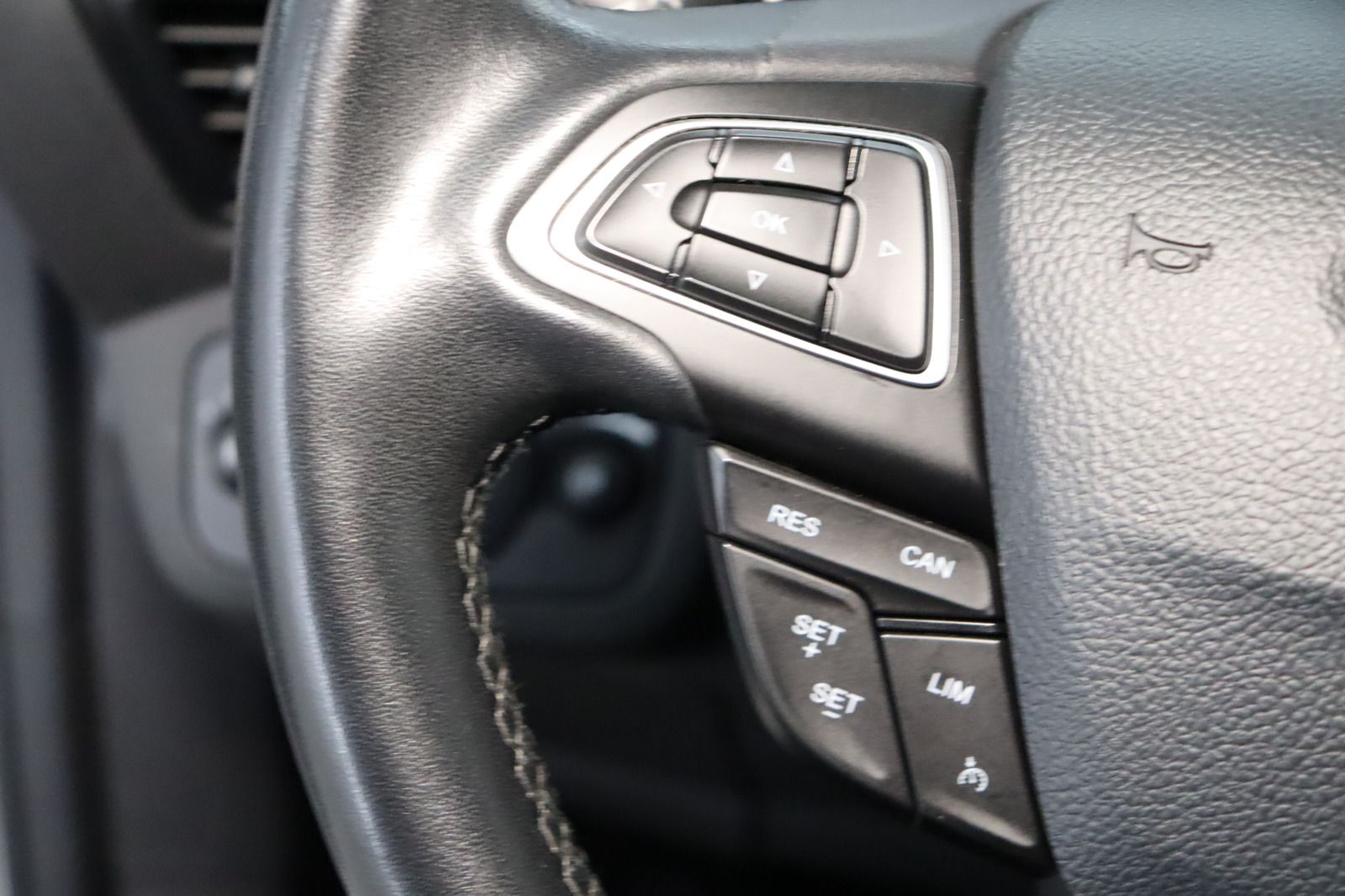 Fahrzeugabbildung Ford Grand C-Max 1.0 Cool & Connect * Navi * SHZ HU/A