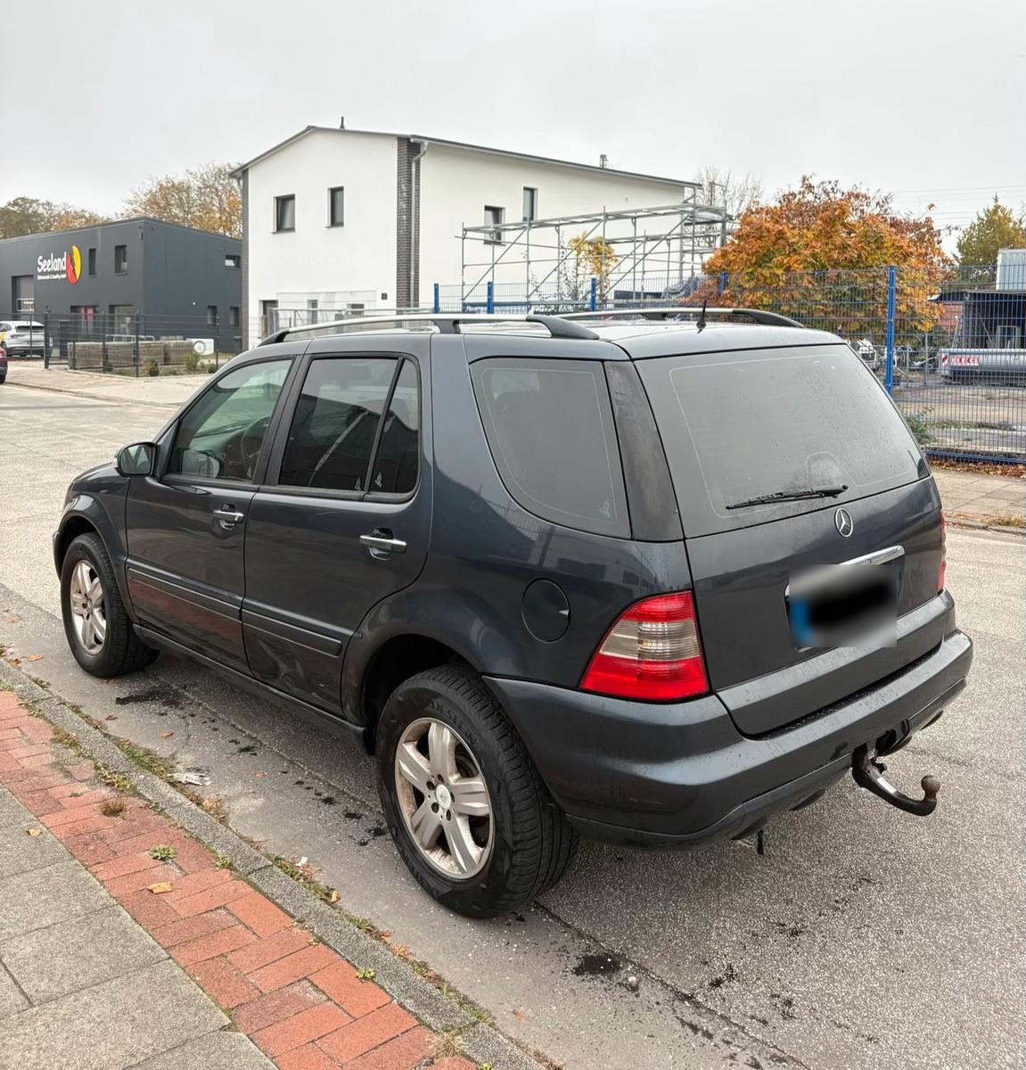 Mercedes-Benz ML270 2004 — engine 165 HP (121kW)