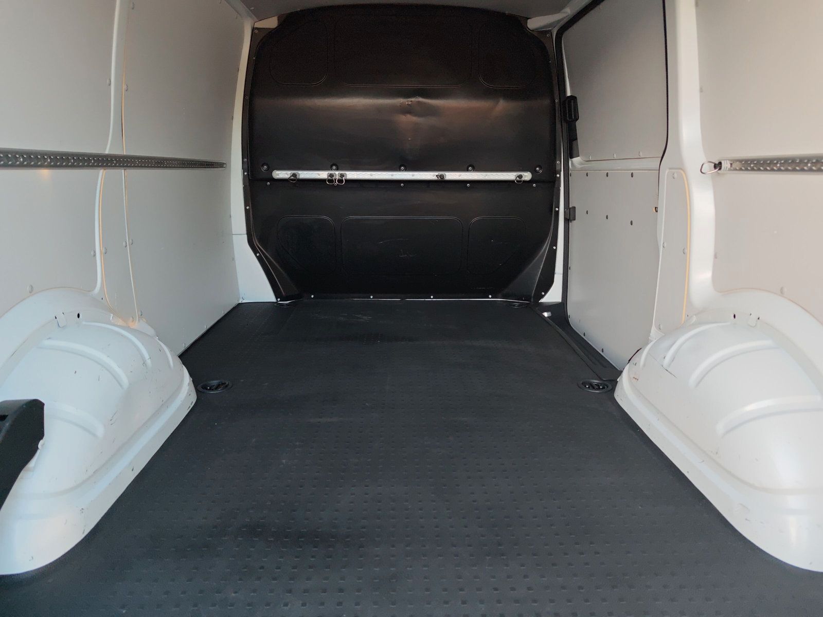 T6.1Transporter Kasten TDi DSG Navi AZV LED