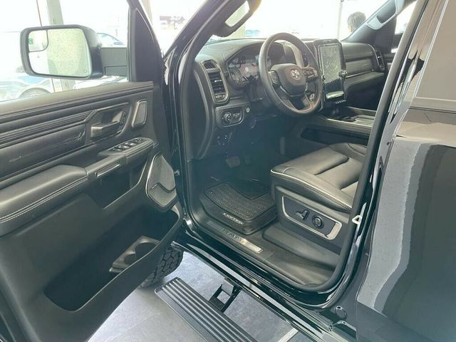 Fahrzeugabbildung Dodge LIMITED NIGHT HUD-BODY LIFT-PRINS-RAMBOX