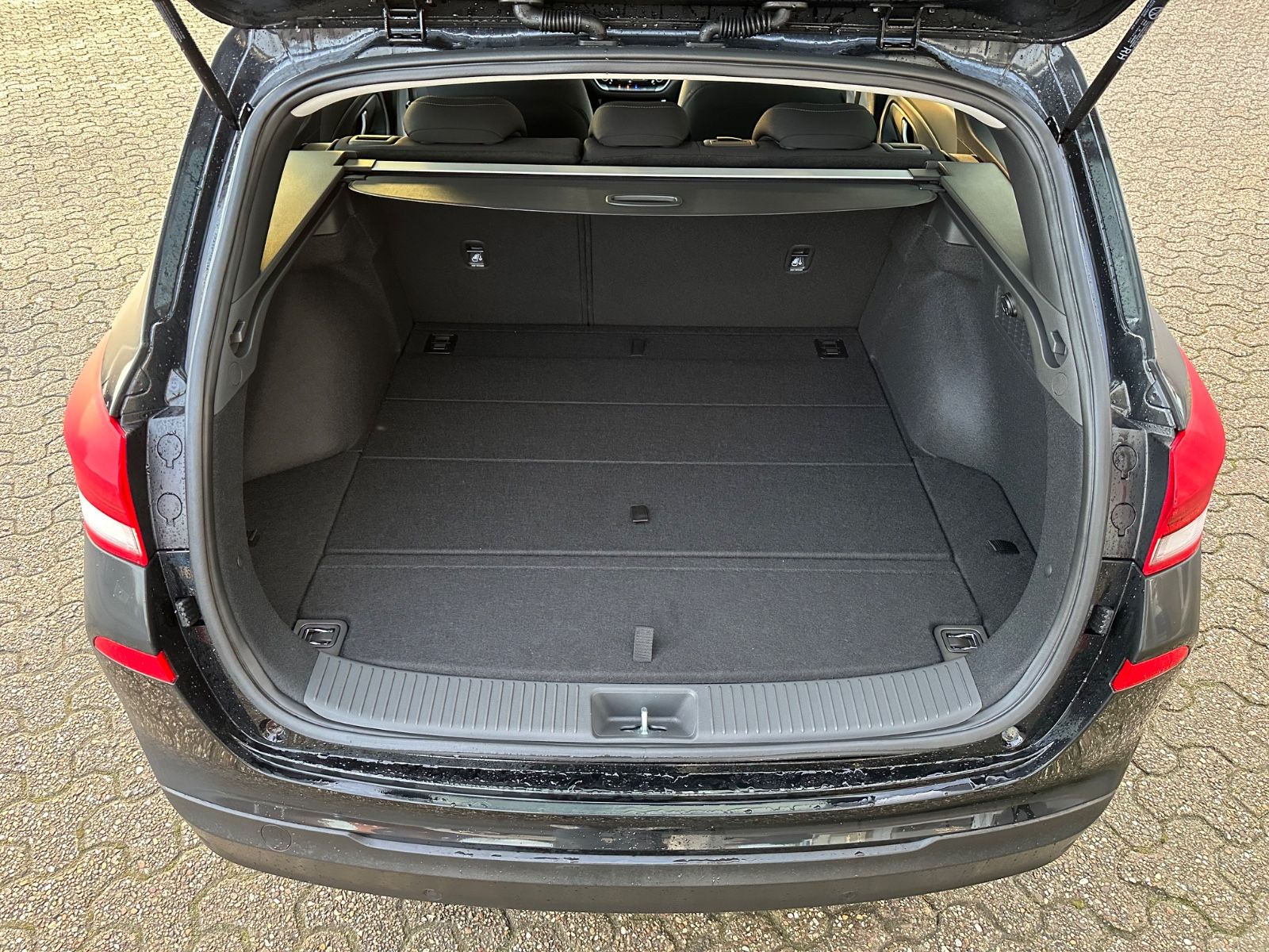 Fahrzeugabbildung Hyundai i30 Kombi 1.5 T-GDI Go DCT NAVI/LED/PDC/SHZ/VIRT