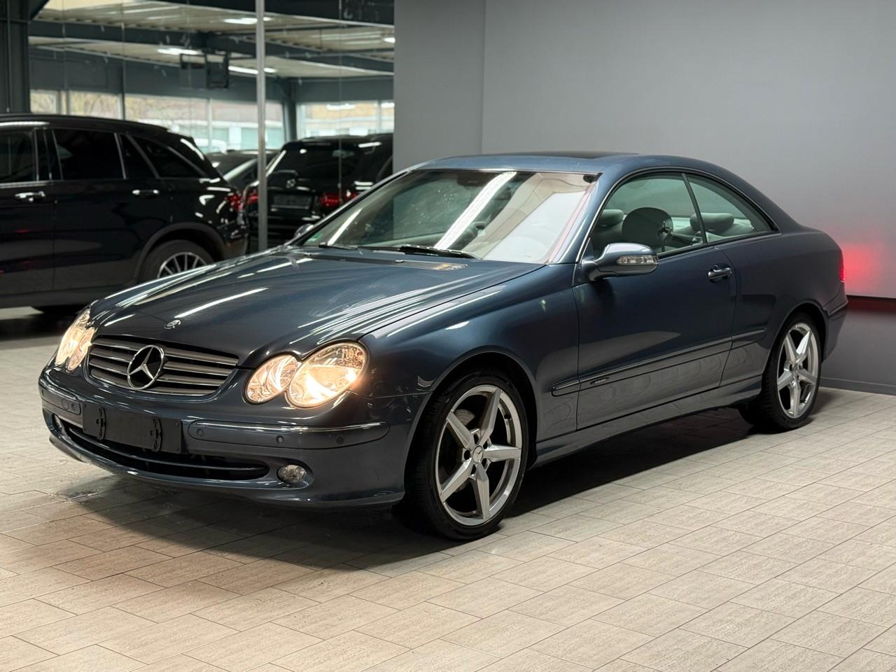 Mercedes-Benz CLK 240 ELEGANCE - V6 - PDC - Pano - SitzH