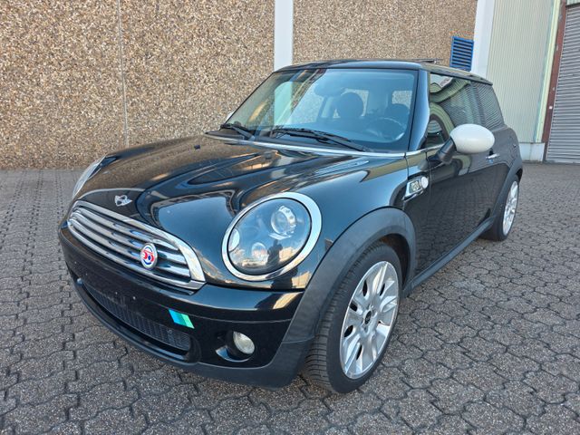 MINI Cooper 50 Camden Cooper Harman Cardon