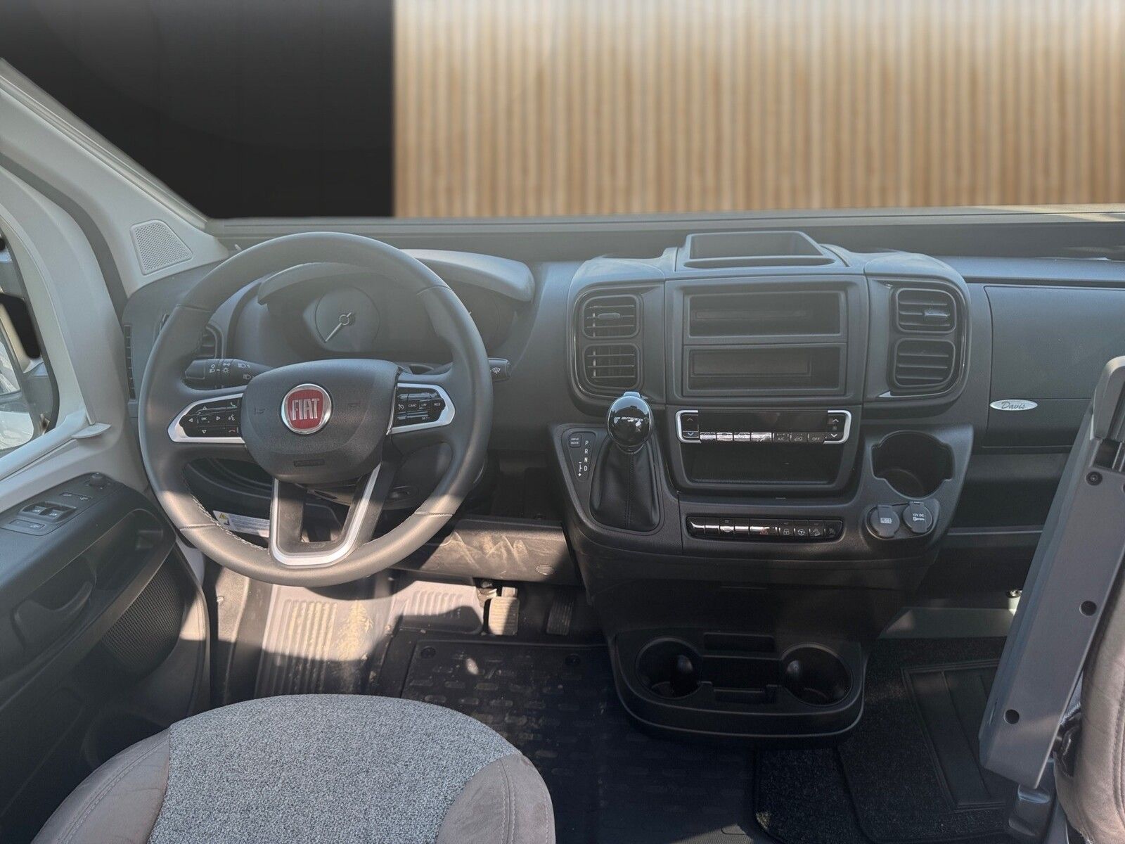 Fahrzeugabbildung Karmann Davis Lifestyle DA 590 LS Markise und Automatik