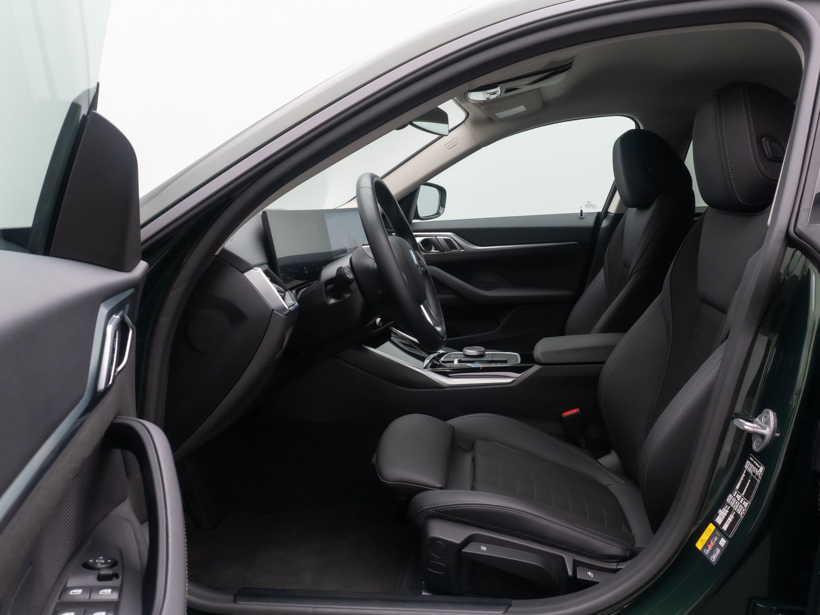 Fahrzeugabbildung BMW i4 eD35 GC Kamera GeschwindigReg DAB Widscreen