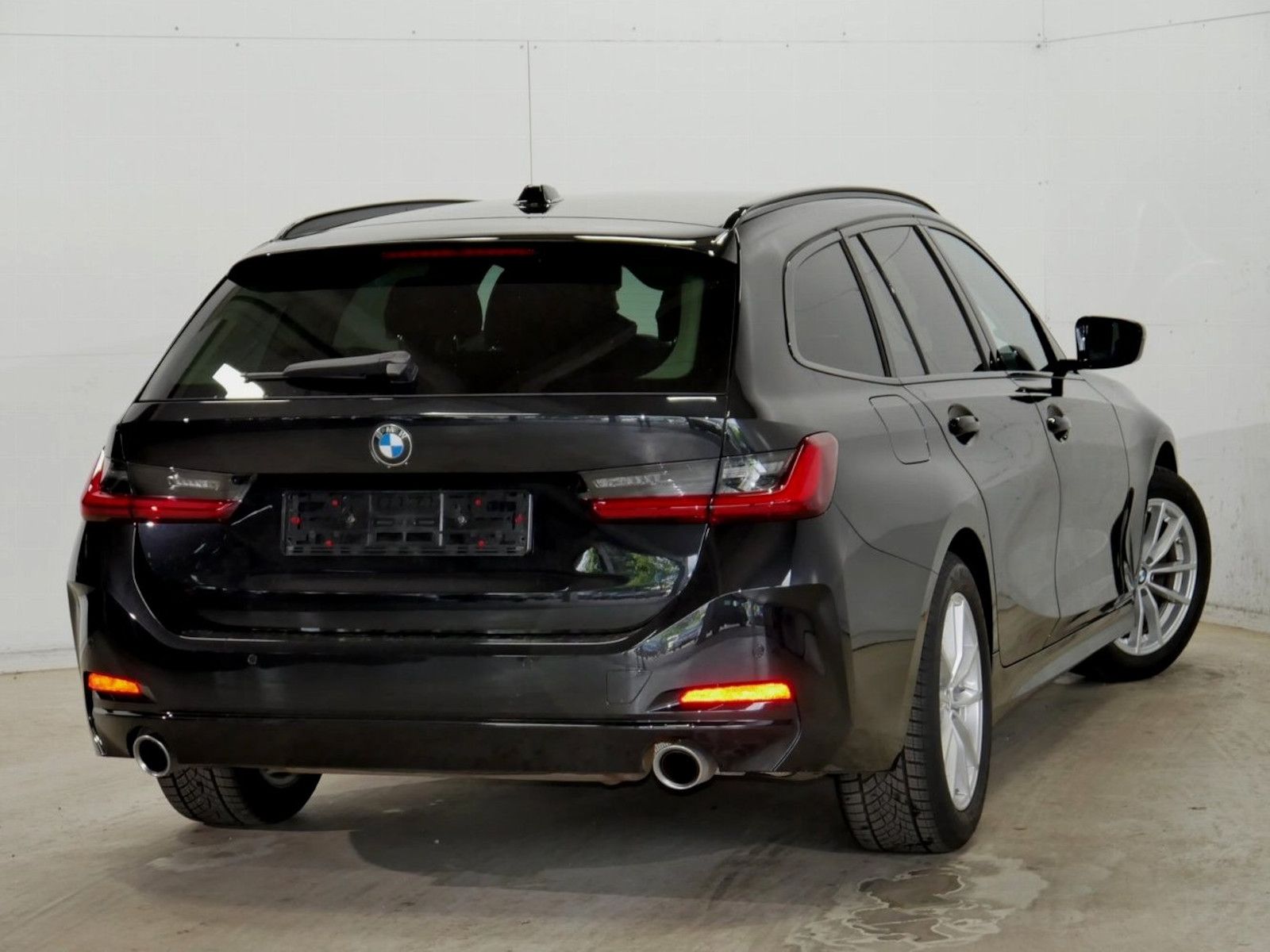 BMW 318d Touring Sport+ M Shadow LiveCockpitPlus foto 4