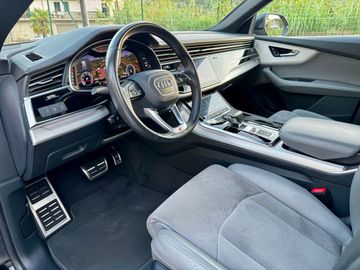 Audi Q8 - 11