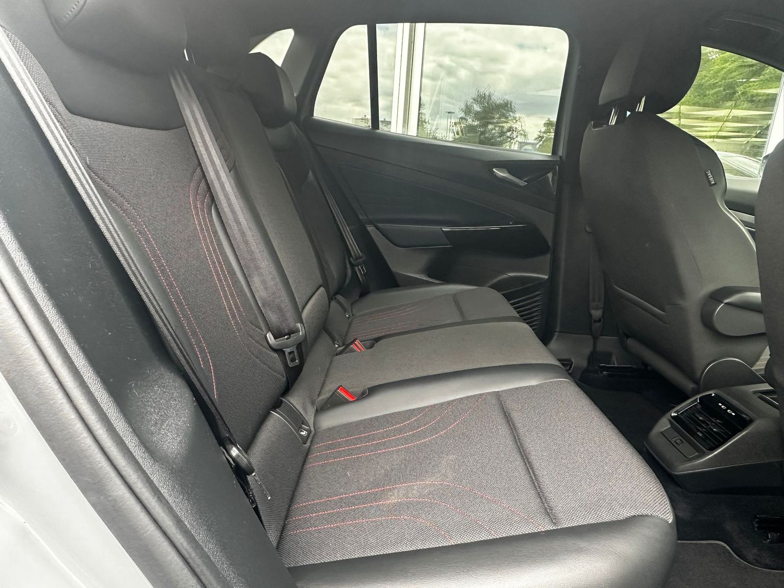 Fahrzeugabbildung Volkswagen ID.4 GTX 82kWh 4M VIRTU+NAVI+MATRIX+SHZ+PDC+21"
