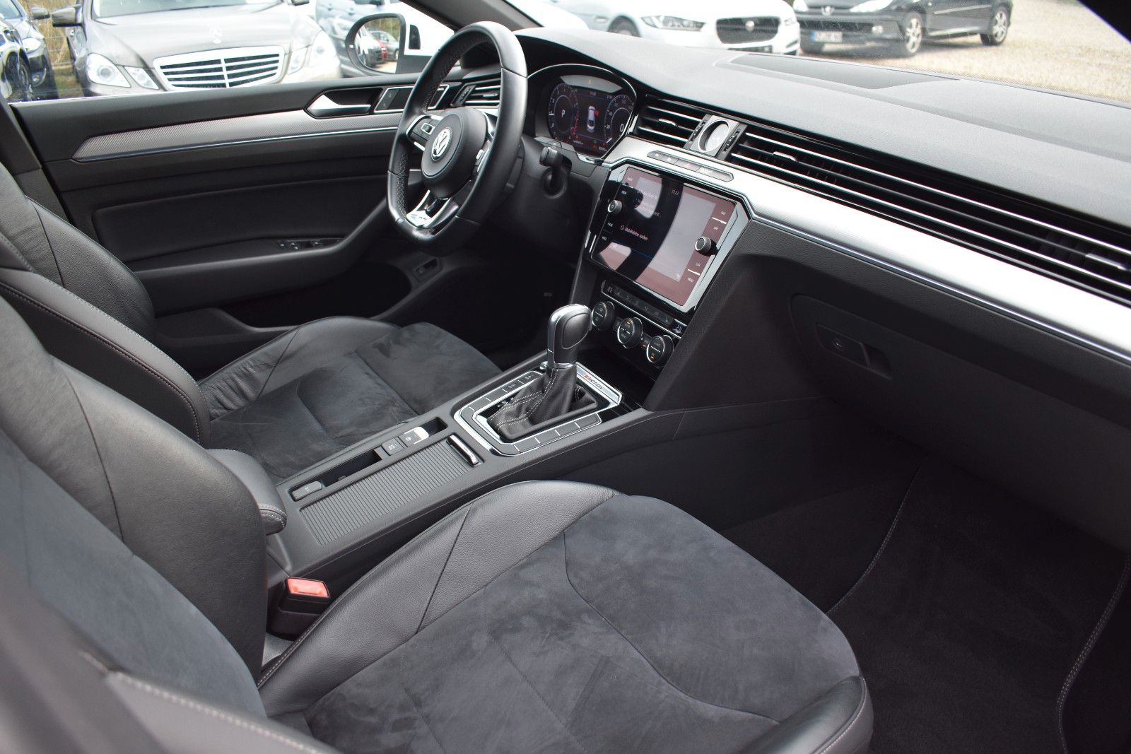 Fahrzeugabbildung Volkswagen Arteon R-Line 4Motion PANO/AHK/STH/MASAGE/DYNAUD