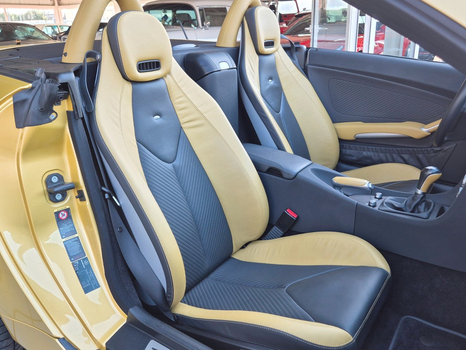 Fahrzeugabbildung Mercedes-Benz SLK 350/Komplettes Designo Fahrzeug/Jahreswagen!