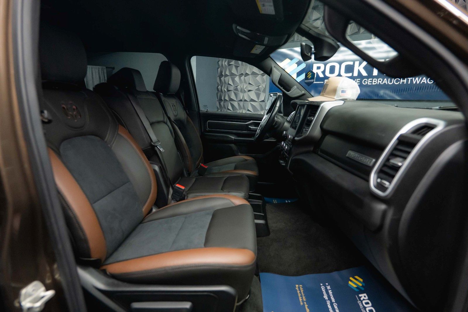 Fahrzeugabbildung Dodge RAM 5.7 V8 HEMI 4x4 OFFROAD Night Limited 19%
