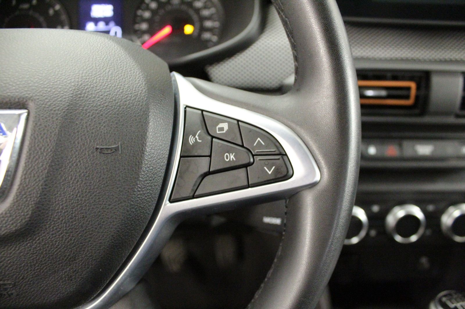 Fahrzeugabbildung Dacia Sandero Stepway TCe 100 ECO-G Comfort *Media-Dis