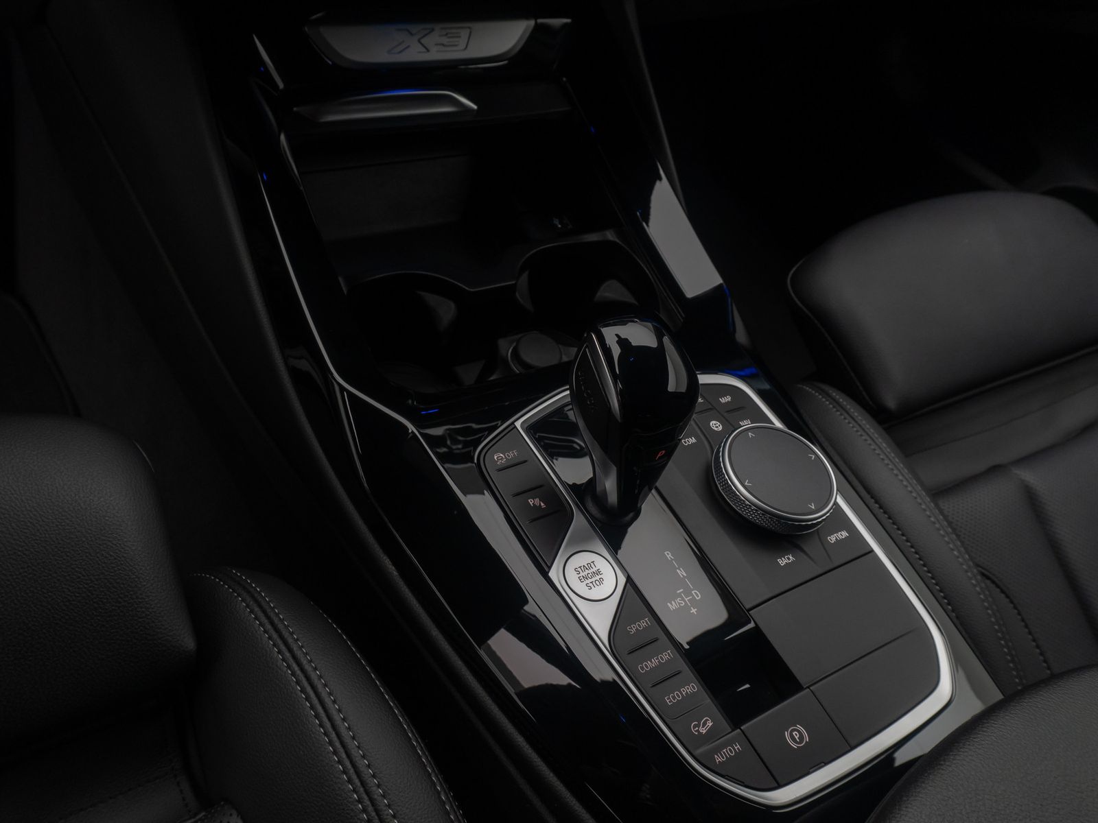 Fahrzeugabbildung BMW X3 xD30d M Sport Laser DAB Kamera HUD DisplayKey