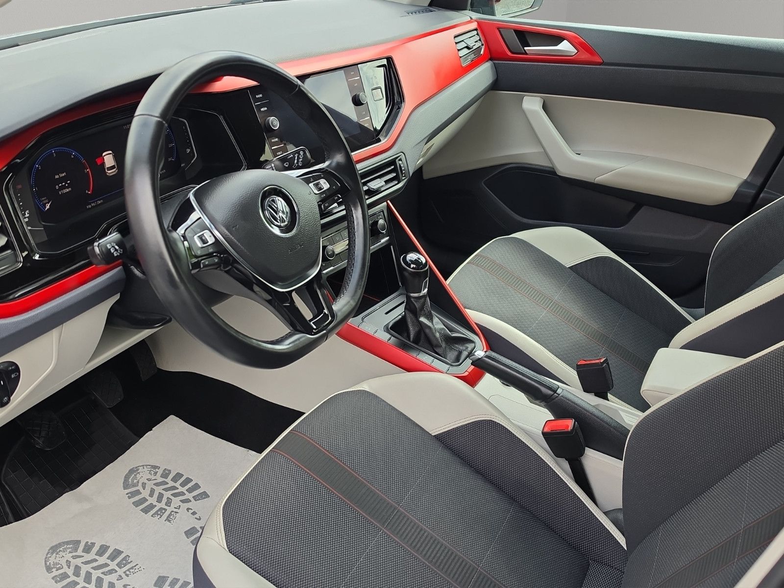 Fahrzeugabbildung Volkswagen Polo VI beats 1.HAND ACC LEDER NAVI DIGITACHO