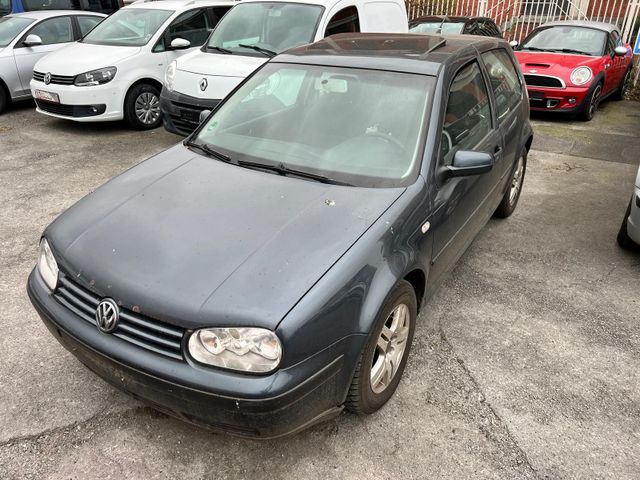 Volkswagen Golf 1.9TDI Special / Schiebedach