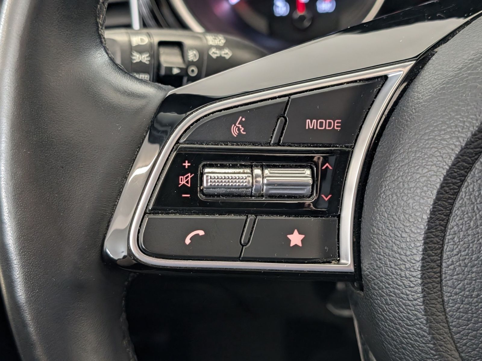 KIA XCeed 1.6D 48V Spirit Xclusive Glasdach – Bild 32
